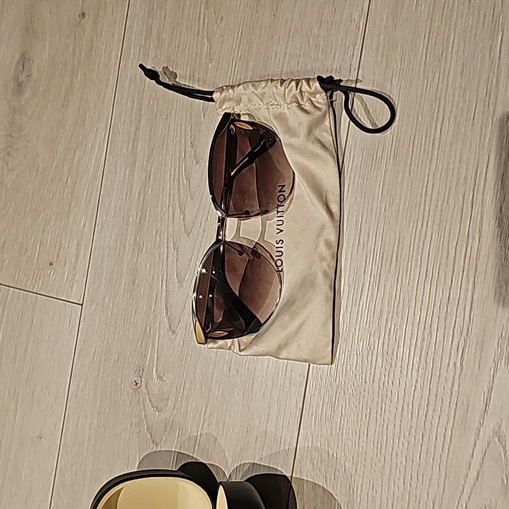 Authentic Louis Vuitton sunglasses